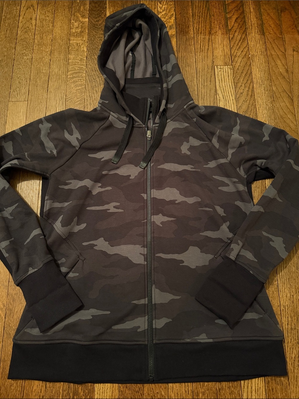 ATHLETA TRIUMPH PRINTED HOODIE, Size XL